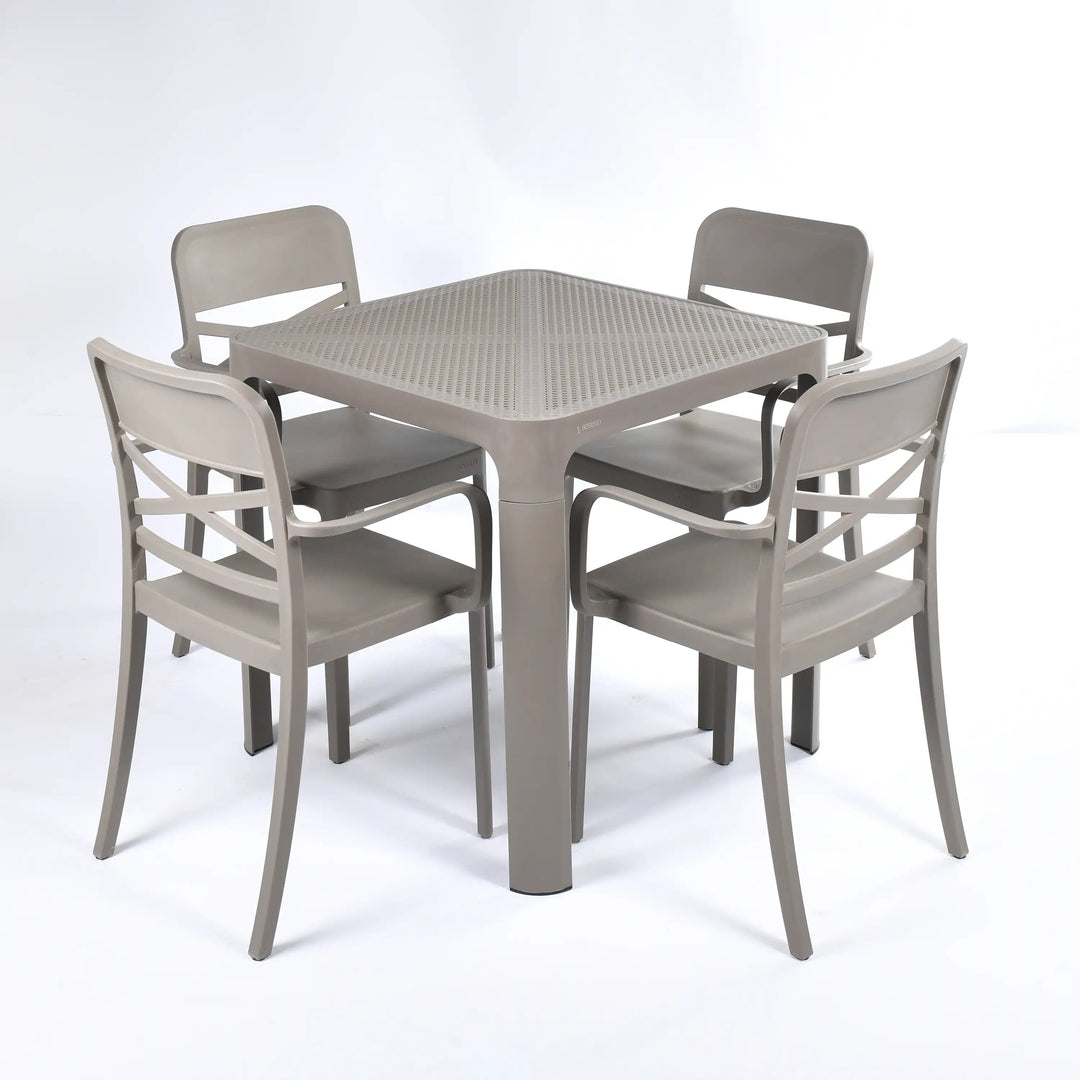 4 Flexi Armchairs + 1 Dot Standard Table