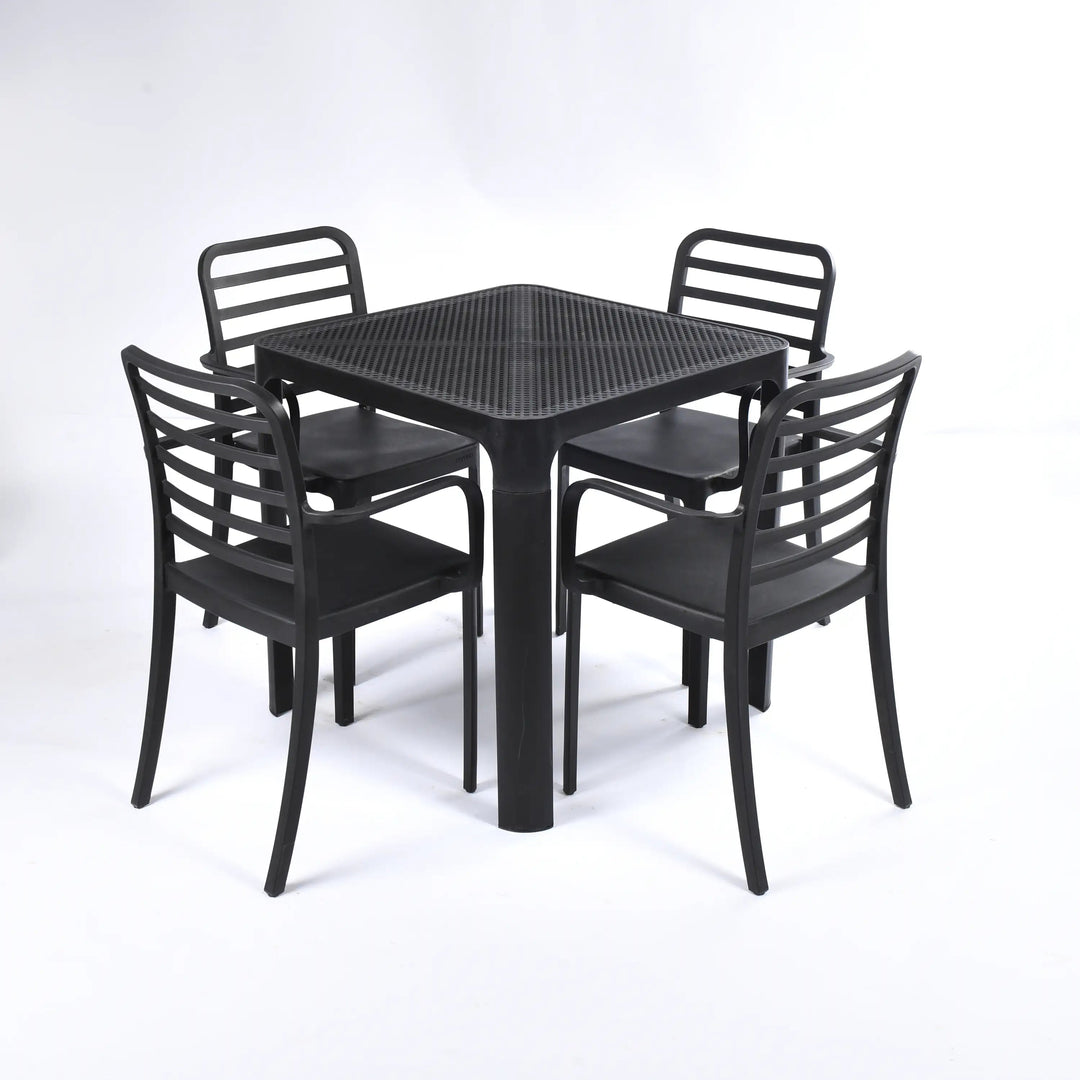 4 Flexi Armchairs + 1 Dot Standard Table