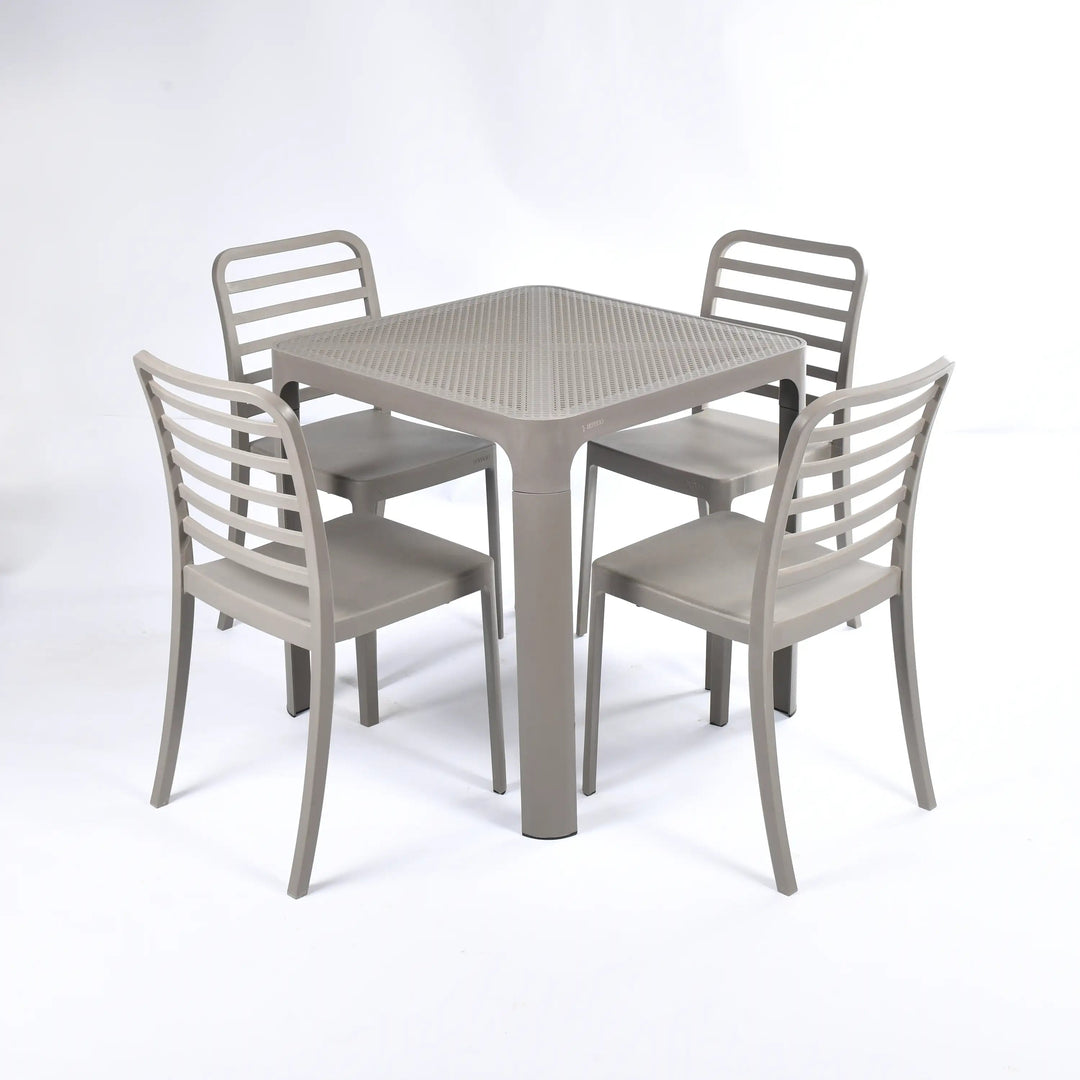 4 Flexi Chairs + Dot Standard Table
