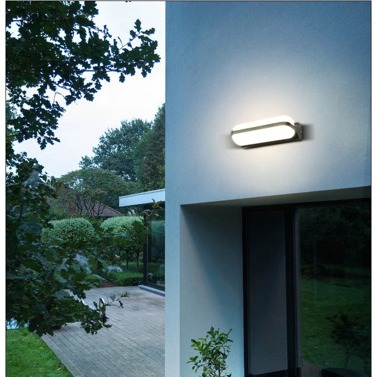 Modern Black LED Outdoor Wall Lamp - Durable Design