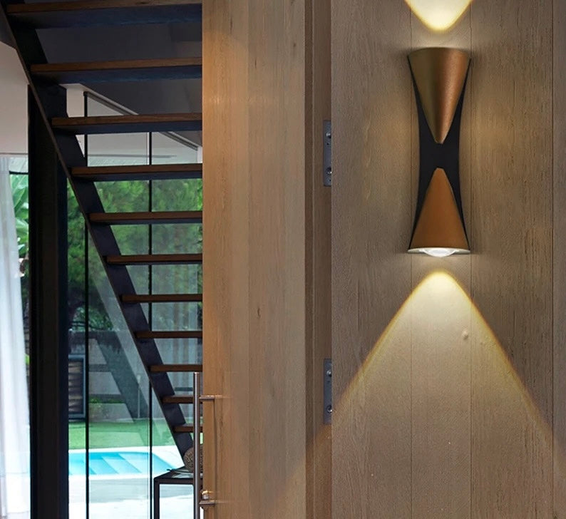 Modern Black and Gold Wall Light - Curved Artistic Design
