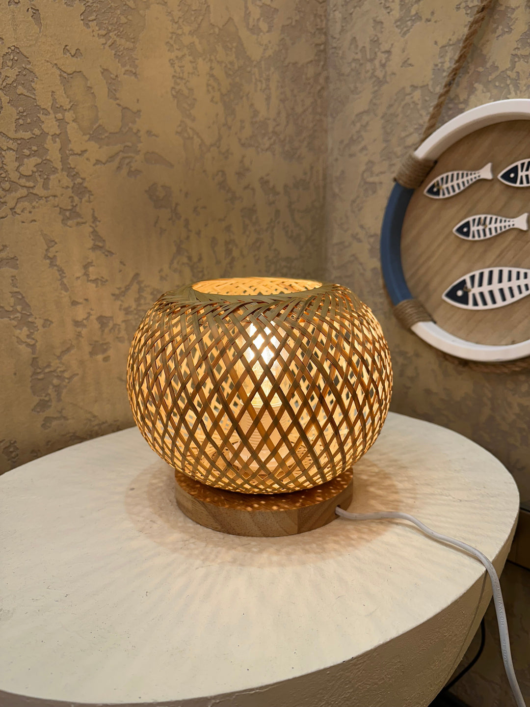 Round Woven Table Lamp