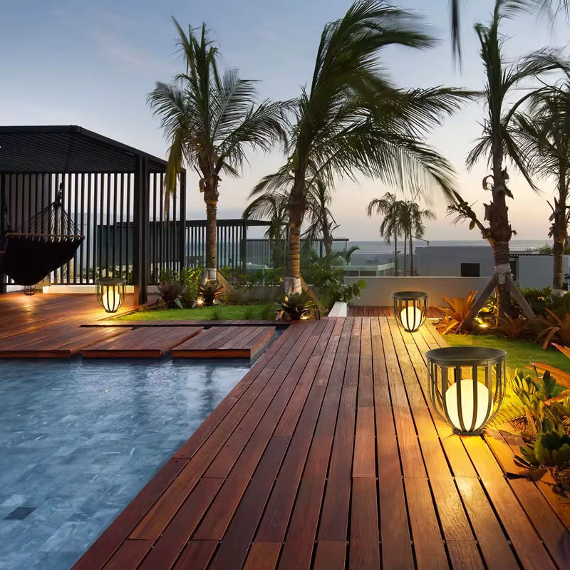 Solar or Direct Electricity Outdoor Garden Lantern Light