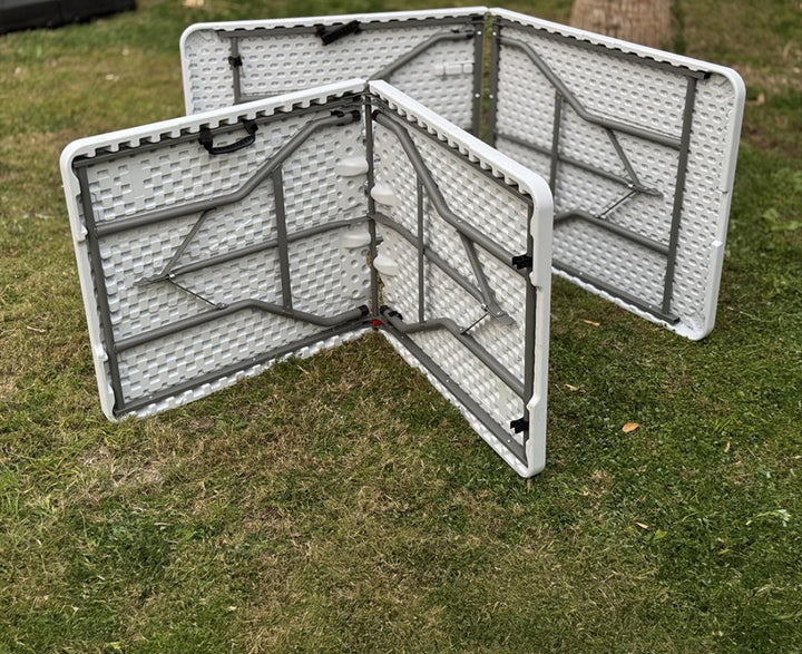 Outdoor foldable chair and table