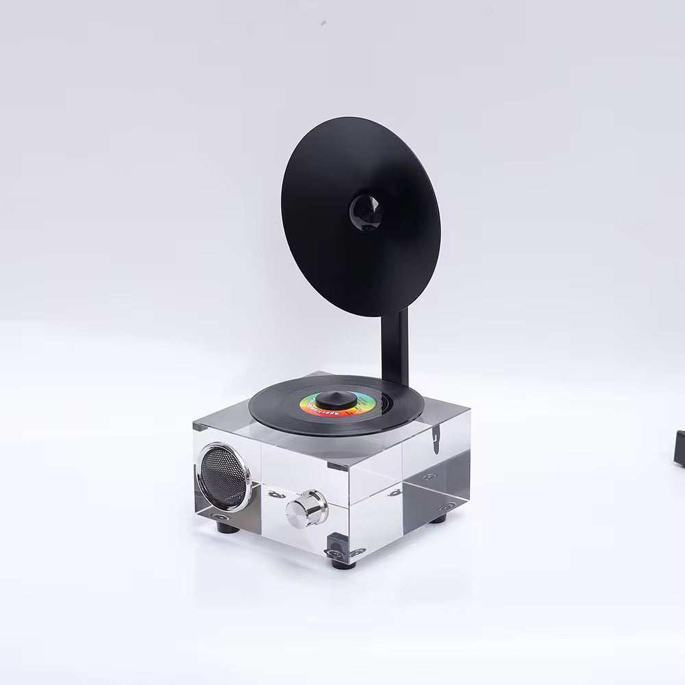 Minimal Retro Gramophone Speaker