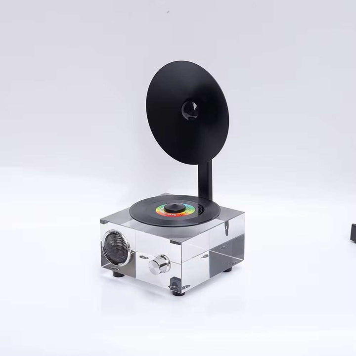 Minimal Retro Gramophone Speaker