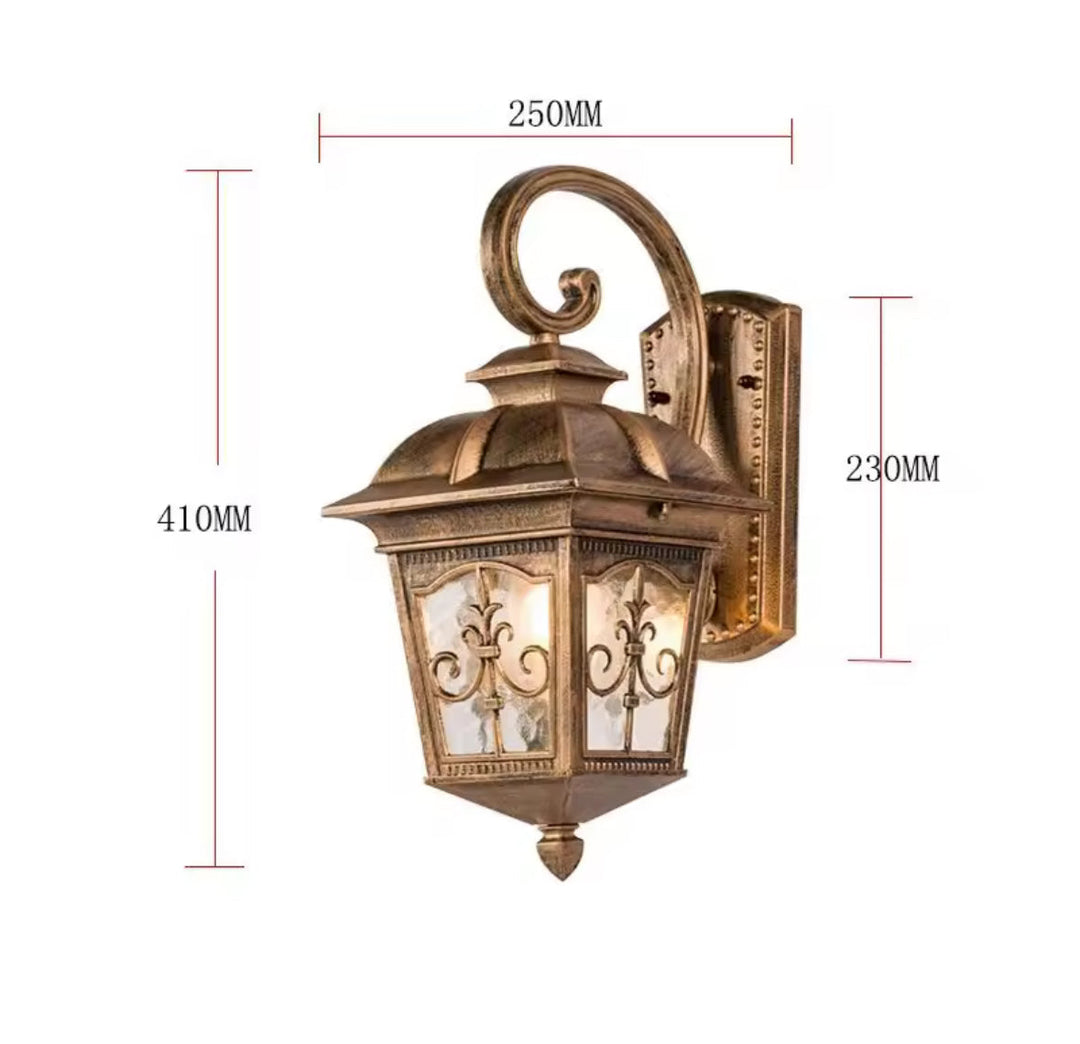 Traditional Outdoor Wall Lantern