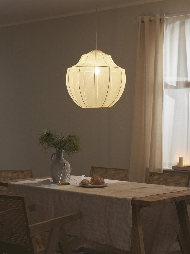 Elegant Warm White Wireframe Pendant Light