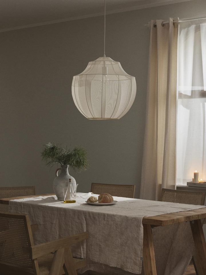 Elegant Warm White Wireframe Pendant Light