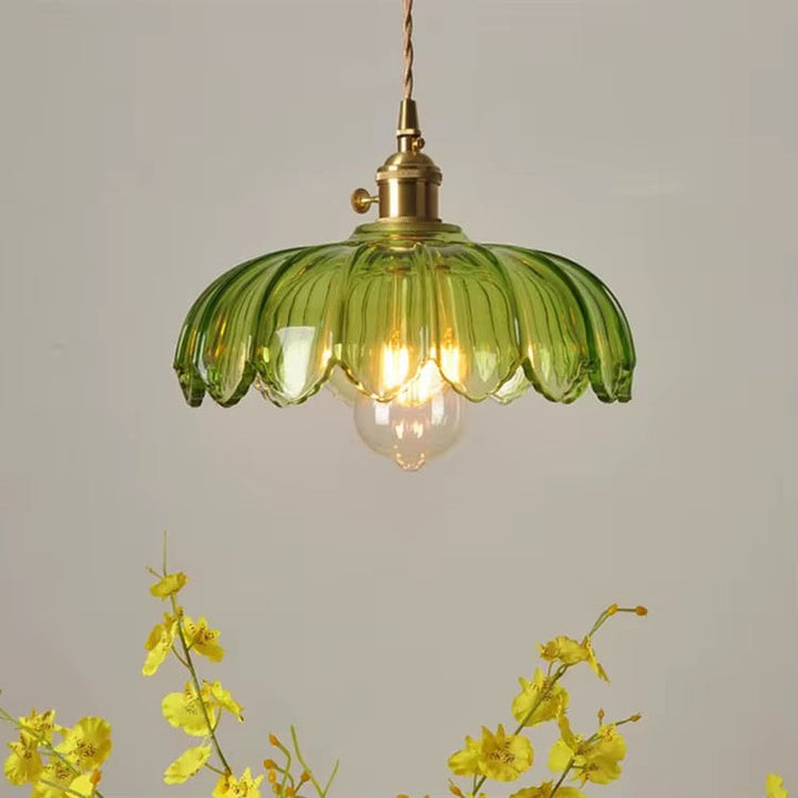 Green Scalloped Glass Pendant Lamp