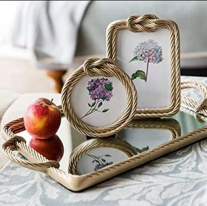 Round Golden Rope-Knot Photo Frame