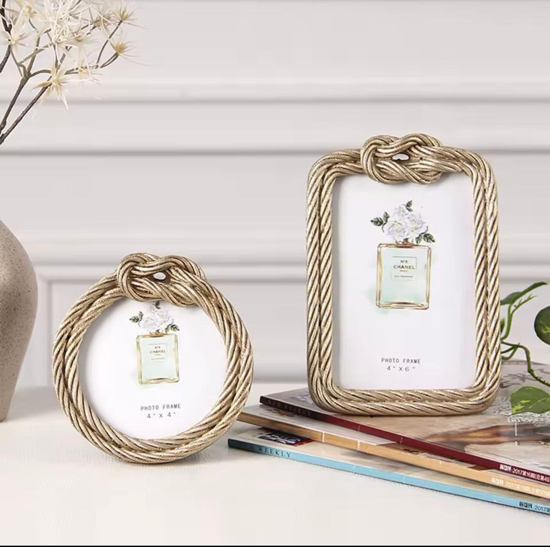 Round Golden Rope-Knot Photo Frame
