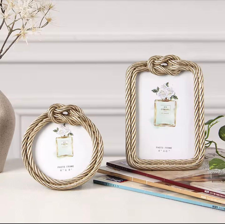 Round Golden Rope-Knot Photo Frame