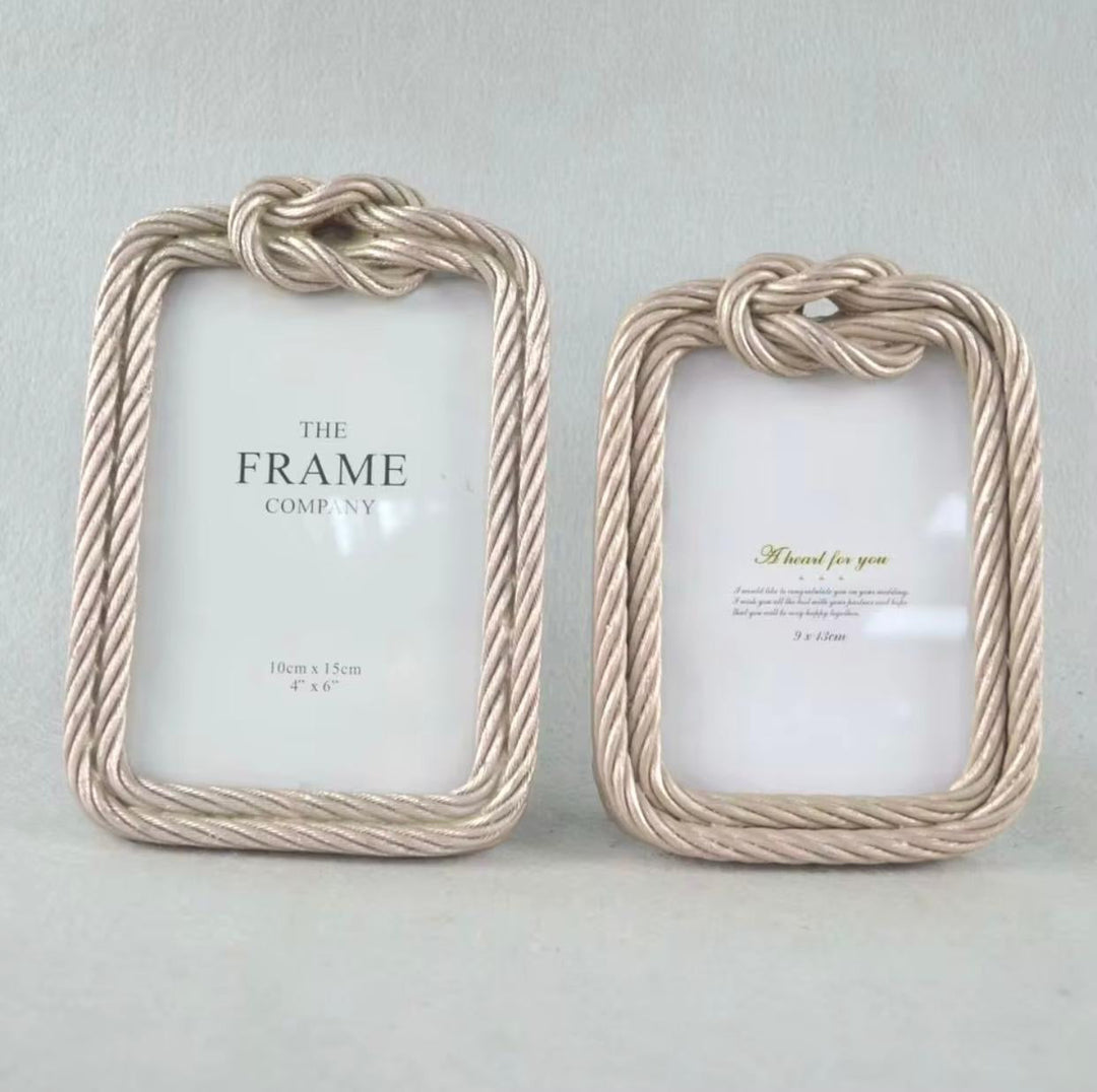 Round Golden Rope-Knot Photo Frame